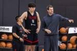 斯普利特&hellip;&hellip;他咋突然就当主教练了？